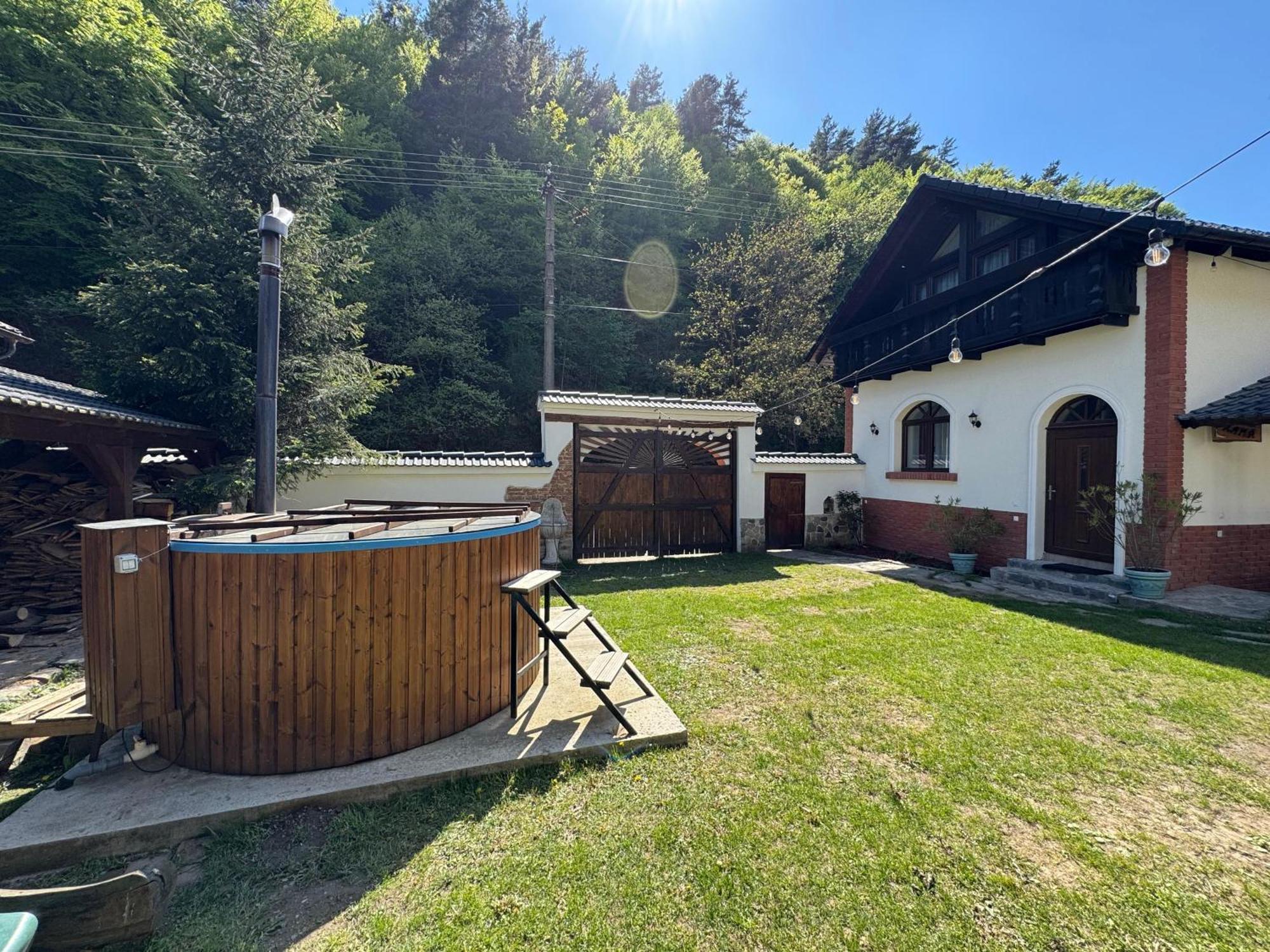 Отель Casa Stefania Телмачу Экстерьер фото