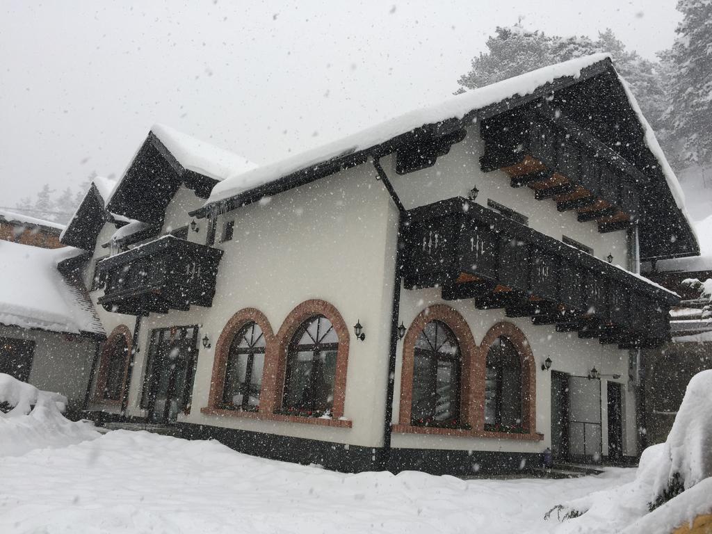 Отель Casa Stefania Телмачу Экстерьер фото