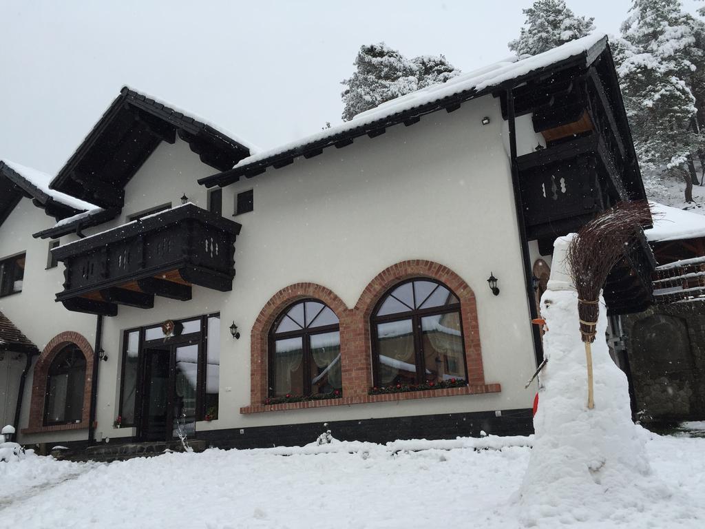 Отель Casa Stefania Телмачу Экстерьер фото