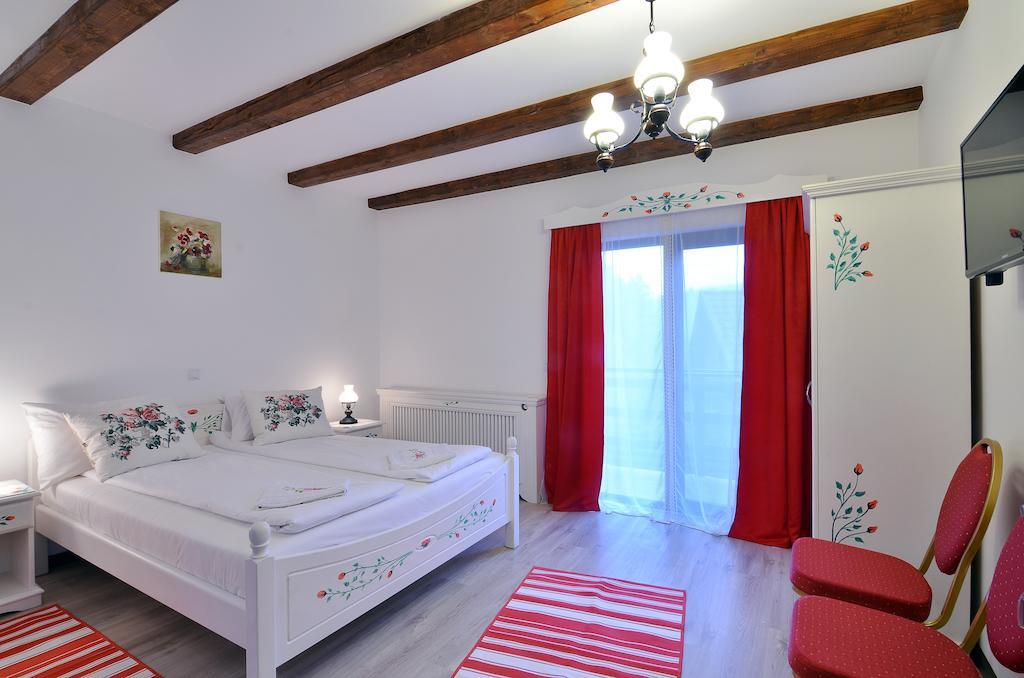 Отель Casa Stefania Телмачу Экстерьер фото